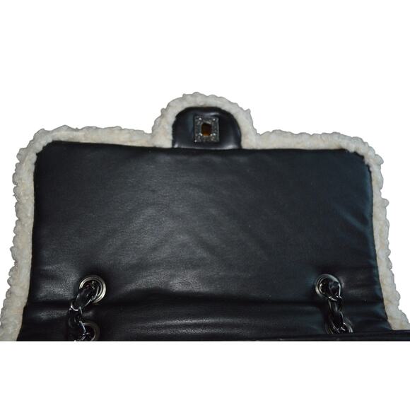 Gilda Paris Women's Quilted Shoulder/Crossbody Chain Bag - Picture 4 of 4